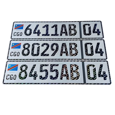 Como faço para limpar a placa de um carro?